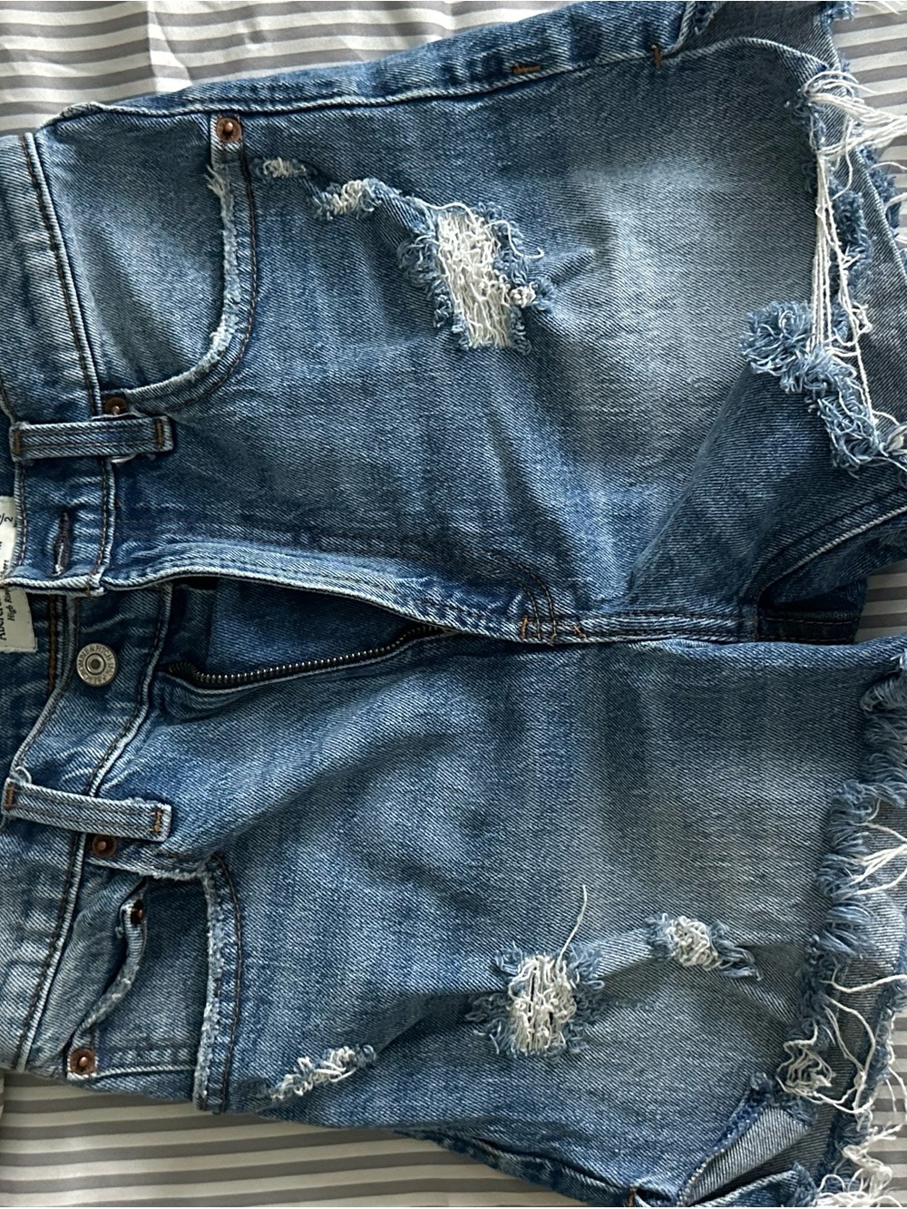Abercrombie High-Rise Distressed Women’s Denim Shorts - Blue